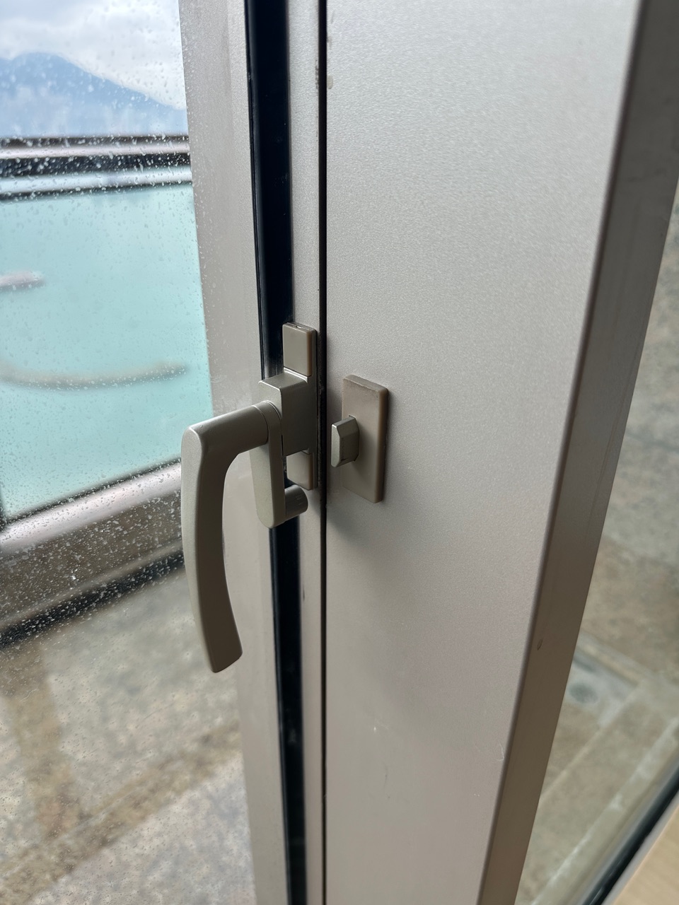 一號銀海。更換鋁窗門手掣 完工相片 5